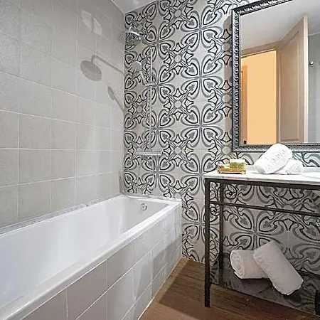 Hotel Emblematico Agaldar 4*